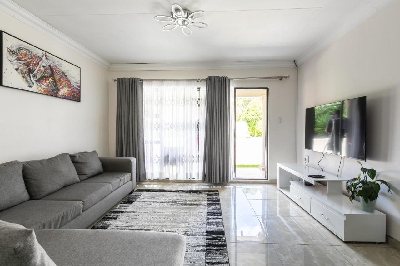 Signature Lodge Kempton Park Dış mekan fotoğraf